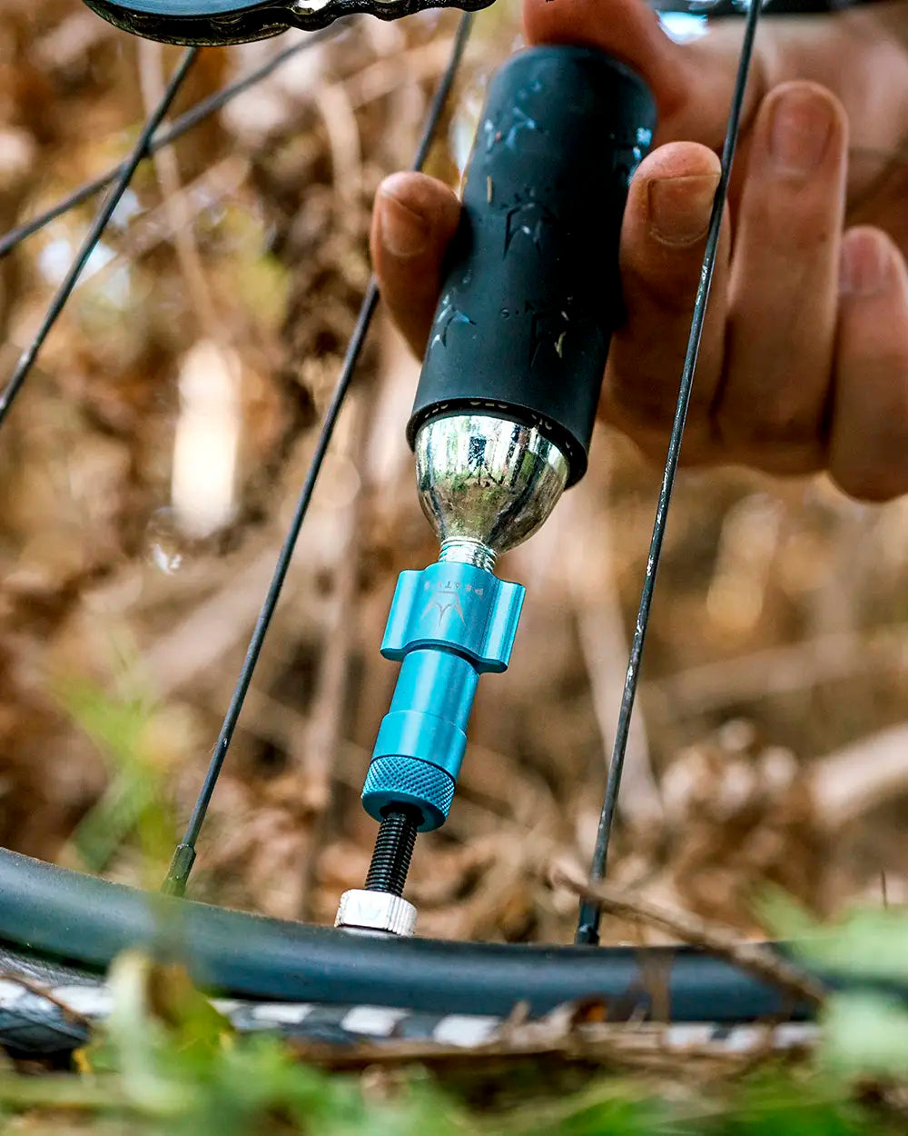 Peaty's C02 Tyre Inflator Kit